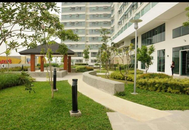 Beacon Makati Condo Free Pool Access Free Wifi 100Mbps & Free Netflix Manila Bagian luar foto