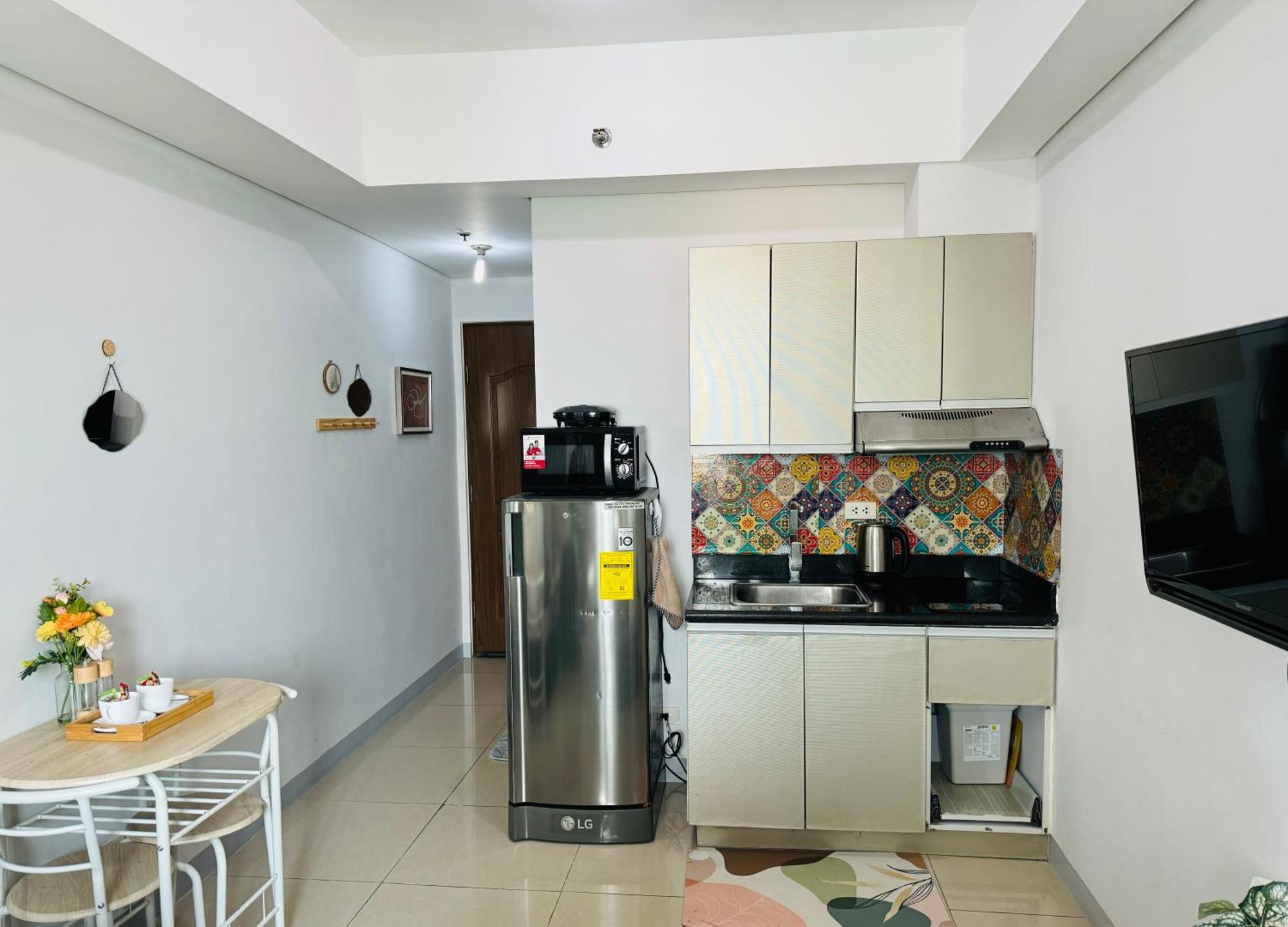 Beacon Makati Condo Free Pool Access Free Wifi 100Mbps & Free Netflix Manila Bagian luar foto